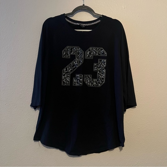JORDAN WOMEN'S XXL CAMOUFLAGE #23 BLACK MID-SLEEVE T-SHIRT - Picture 1 of 3